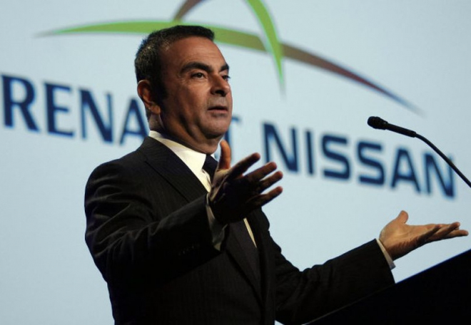 Francouzská vláda nechtěla dát šéfovi Renaultu dohodnutou odměnu, neuspěla