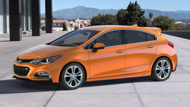 Chevrolet Cruze 2017: venku je nový hatchback. Šik je víc, kil má míň