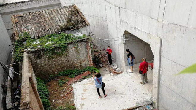 Číňanka se nechtěla vzdát domu kvůli stavbě mostu, a tak ho postavili okolo ní
