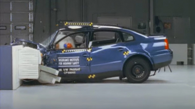 Podívejte se na crash testy aut z 90. let, některá jsou dodnes hity českých bazarů