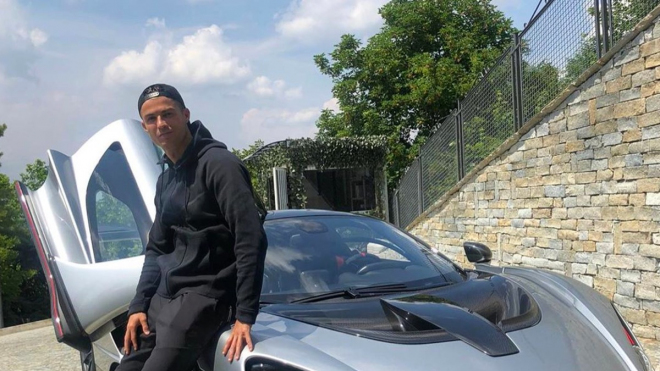 Cristiano Ronaldo si koupil nové auto na denní ježdění, stálo ho 22 milionů korun