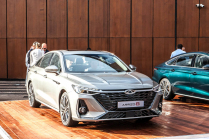 La Skoda Superb chinoise bon marché commence à être vendue en Europe, elle est très belle en personne - 2 - Chery Arrizo 8 Europe 2023 oficialni zive 02