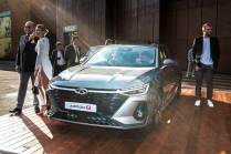 La Skoda Superb chinoise bon marché a commencé à être vendue en Europe, elle est très belle en personne - 3 - Chery Arrizo 8 Europe 2023 oficialni zive 03