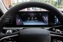 La Skoda Superb chinoise bon marché a commencé à se vendre en Europe, elle a l'air vraiment bien en personne - 10 - Chery Arrizo 8 Europe 2023 oficialni zive 10