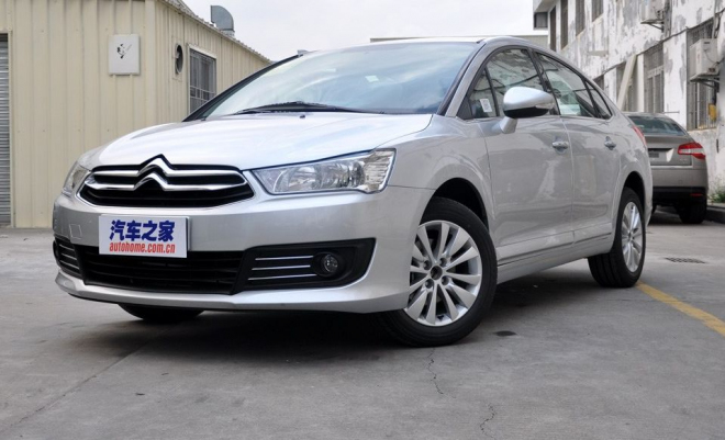 Citroën C-Quatre 2012: další facelift pro C4 sedan, tentokrát pořádný