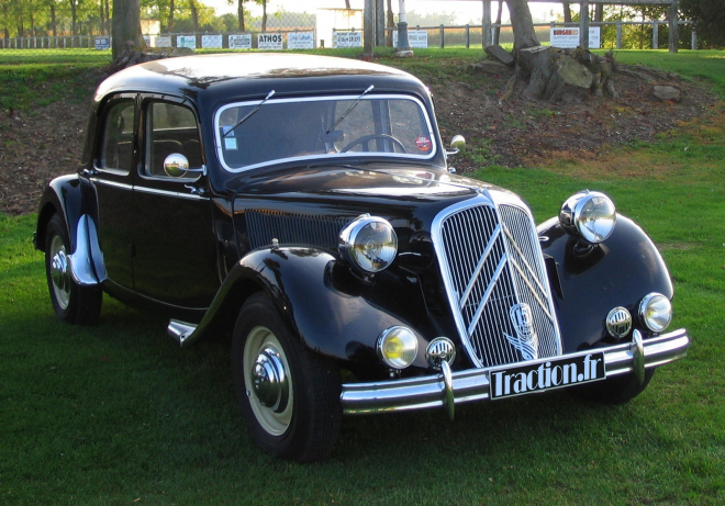 Citroën Traction Avant: přední pohon a samonosná karoserie slaví už 80 let