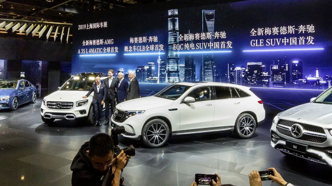 Číňané se perou o moc nad Mercedesem, nikdo jiný už firmu ovládnout nemůže