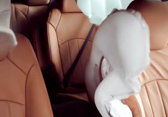 Chevrolet Traverse dostane jako první airbag umístěný mezi přední sedadla (video)