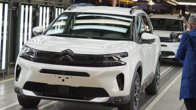 V Rusku se znovu vyrábí úplně nové Citroëny. Mají pořád stejnou techniku, elektroniku, loga, všechno