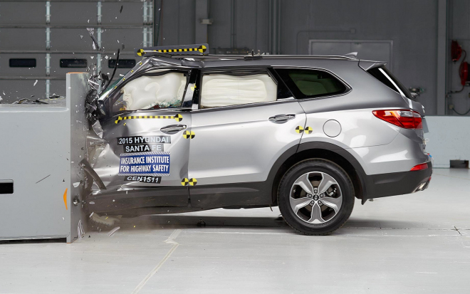 Crash testy SUV s velkým odsazením: IIHS odhalilo slabiny Hyundai i Jeepu