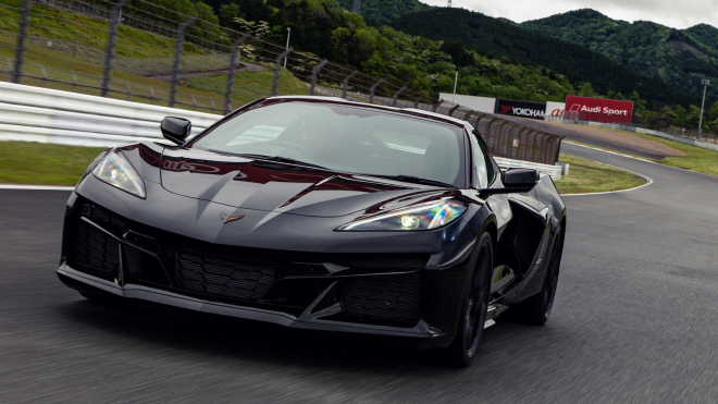 „Ferrari pro chudé” na okruhu překonalo skutečné nejmodernější Ferrari za násobně vyšší cenu