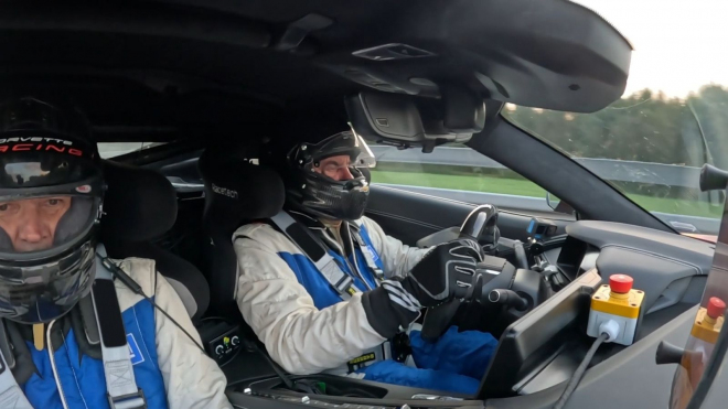 Nová vrcholná Corvette konečně předvedla svou maximálku, s brutálními 375 km/h je to nejrychlejší „levné” auto všech dob