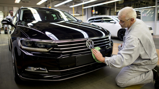VW oznámil desítkám tisíc zaměstnanců, že se po dovolené nemusí vracet do práce