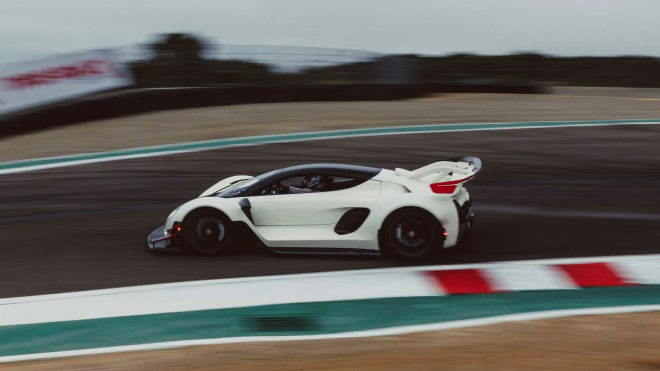 Automobilka vzala rekord slavného okruhu značce, která jí ho vzala předtím, ta ho vzala předtím té první a předtím si to daly ještě jednou