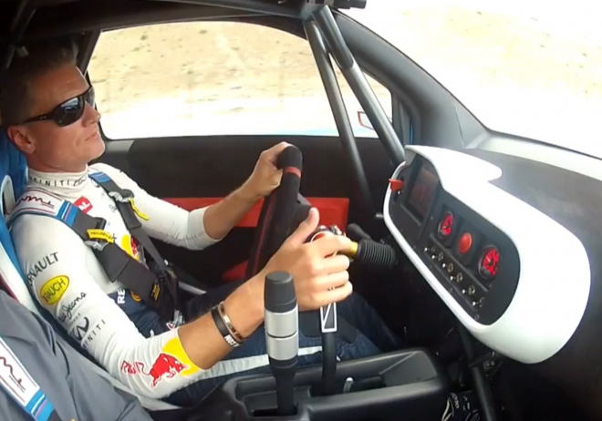 Důchod Davida Coultharda: za volantem Renaultu TwinRun i s F1 na střeše (videa)