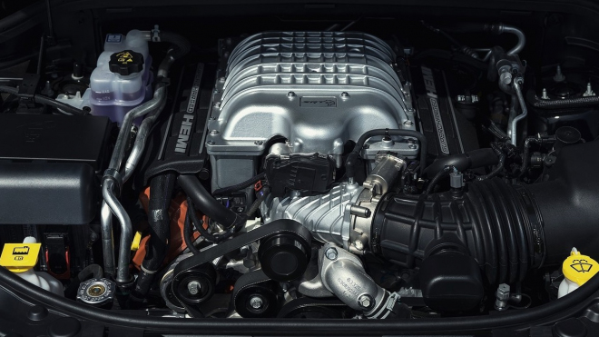 Majiteli nového auta odešel motor po ujetí 1 306 km. Výrobce dělá všechno možné, aby sám opravu neplatil