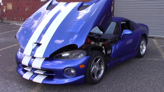 Co možná nevíte o Dodge Viper: kde je třetí brzdové? A jak fungují stěrače?