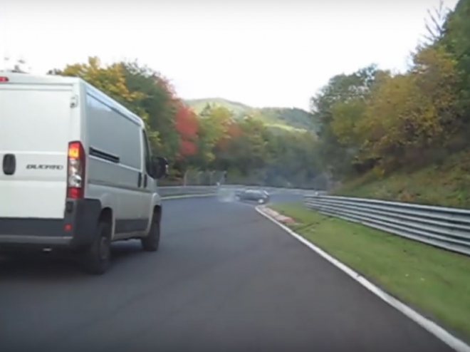 Dodávka na Ringu nemusí být marnost, tahle donutila osobák k chybě (video)