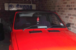 Majitel vytáhl z garáže jednu z nejvzácnějších Škod historie s pouhými 8 860 km, prodává ji za pořádnou &bdquo;dardu&rdquo;