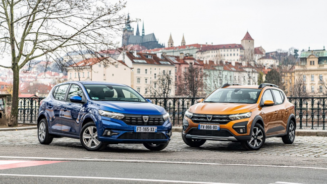 Dacia jako jediná slibuje, že auta znovu zlevní, nakonec ale kvůli EU stejně kapituluje