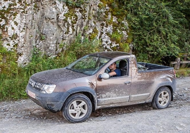 Dacia Duster pick-up: Duster s korbou nafocen, prý skutečný