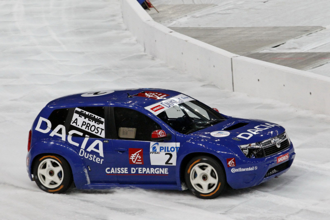 Dacia Duster s Alainem Prostem zvítězila ve finále Andros Trophy (video)