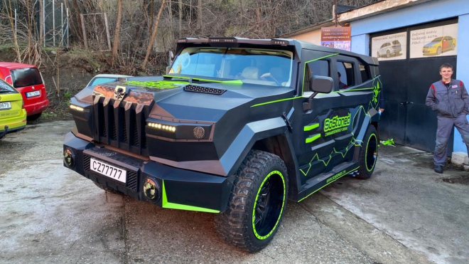 Jedno z nejopulentnějších SUV světa už jezdí po ČR, zaráží zevnějškem i interiérem