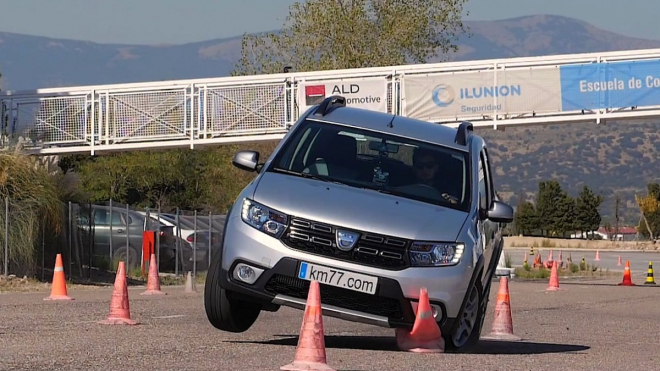 Dacia Sandero selhala v losím testu. Podívejte se, co předvedla