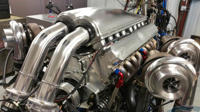 Motor 12,3 V16 quad turbo je nový vrchol, s výkonem 4 578 koní zničí i Bugatti