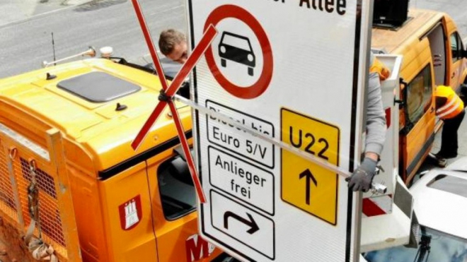 Legrace skončila, Němci zcela zakázali starší diesely v čtvrtém největším městě