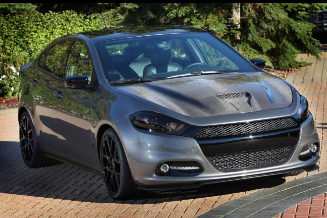 Dodge Dart Carbon Fire: uhlíkový oheň sežehl přední kapotu