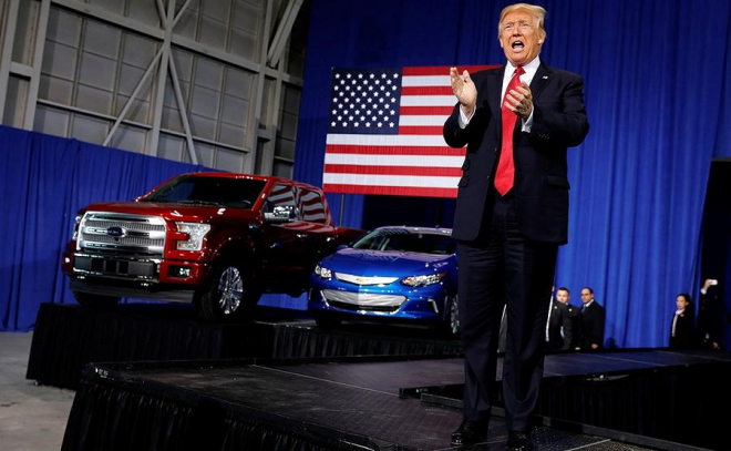 Trump skutečně zmírní americké limity spotřeby. Přinese to větší motory i Evropě?