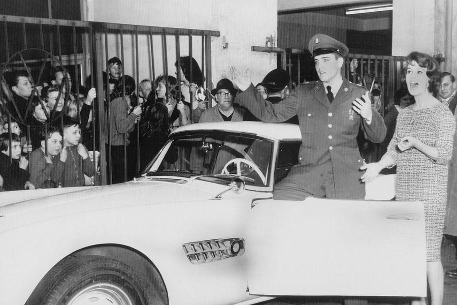 elvisovo_bmw_507_40.jpg