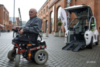 Elbee: české auto pro vozíčkáře umožňuje přepravu i bez pomoci jiných