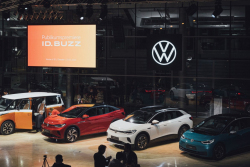 VW chce rozhýbat prodeje elektrických modelů tím, že je lidem dovolí vrátit do 100 dnů od koupě. To nemusí dobře dopadnout