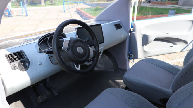 Ukrajinci odhalili svůj první elektromobil, svou primitivností si zadá s máločím