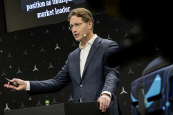 Už i Hujeři prozřeli. Výrobci chtějí zrušit zákaz spalovacích aut v EU, hrozí &bdquo;nevratný úpadek&rdquo;, prodeje elektromobilů jsou výrazně nižší než oficiální čísla