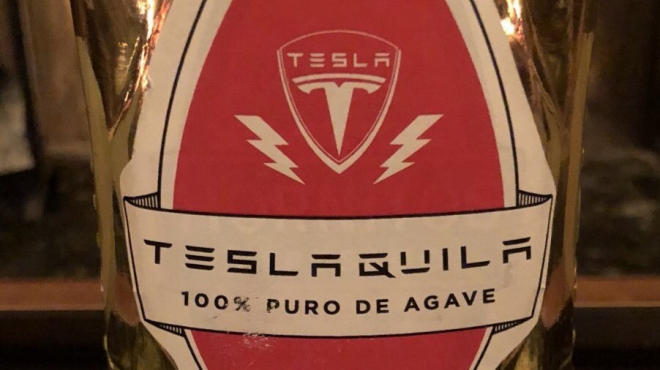 Elon Musk chtěl napodobit slavného herce a vydělat na alkoholu, tvrdě ale narazil