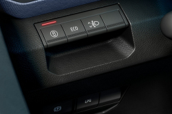 Dacia zcela ovládla segment dostupných a skutečně použitelných aut s pohonem pro šetřílky, ostatní už se ho nechtějí ani dotknout