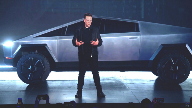Elon Musk odhalil pozadí premiéry Tesly Cybertruck, skutečně měl v záloze plán B