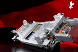 První elektrické Ferrari je nesmysl od pohledu. Jen baterie bude vážit 625 kg, na hmotnost auta se radši ani neptejte