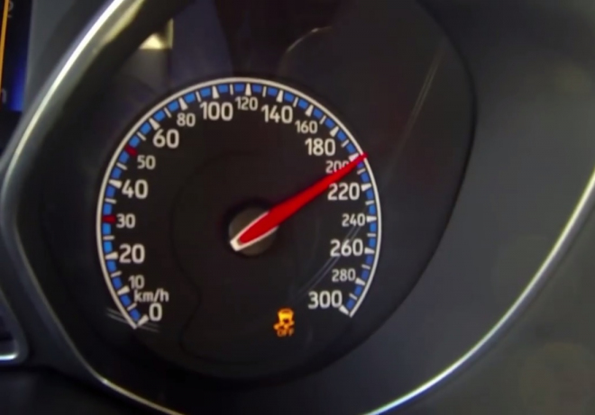 Takto zrychluje nový Ford Focus RS z 0 na 200 km/h, v přímce neohromí (video)