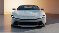 Toto není nová Toyota, ale bizarně modernizované Ferrari. Ze všeho nejvíc se na něm změnilo jméno