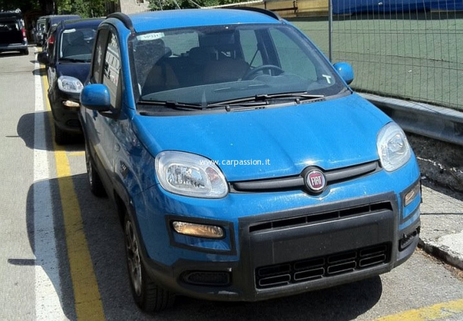 Fiat Panda 4x4 2012: nové terénní medvídě nafoceno prakticky bez maskování