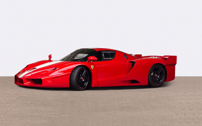 K mání je poslední prodané Ferrari FXX, i s podpisem Schumachera