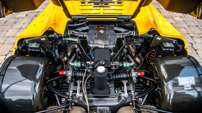 Léta nechtěné Ferrari je najednou v kursu. Kus po slavném módním návrháři zlomil aukční rekord, prodal se skoro za 200 milionů