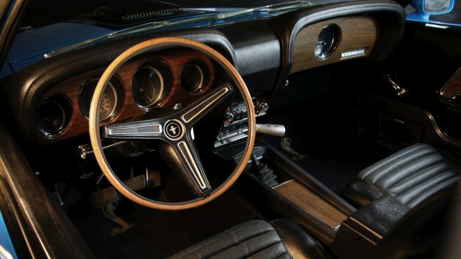 Našel se skoro nejetý původní Ford Mustang. Úžasný stroj času ve fascinujícím stavu je na prodej