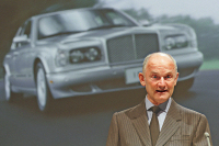 Pan VW je skutečně ze hry, prodal podíl ve „své” firmě. Rodině Porsche ale nenahrál