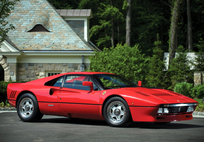 Ferrari 288 GTO jako první sériovka pokořilo 300 km/h, v roce 1984