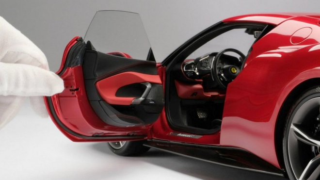 Nové Ferrari 296 GTB za 298 tisíc Kč není skutečné, ale vypadá tak, zpracování detailů je ohromující